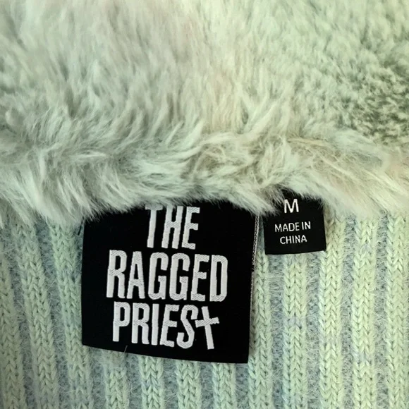 Bicolored knit set from The Ragged Priest - Picture 9 of 11